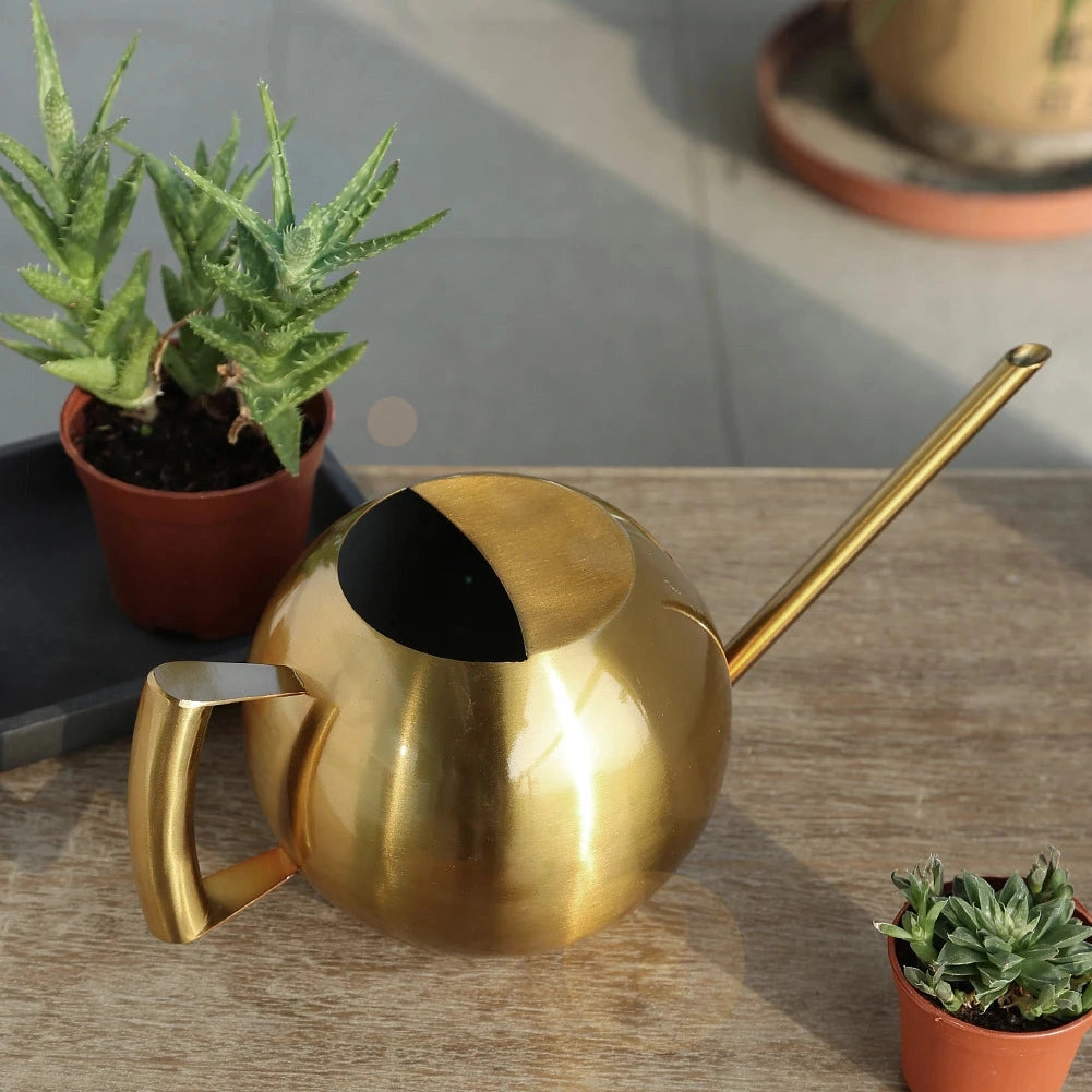 LUNA PLANT WATERING CAN