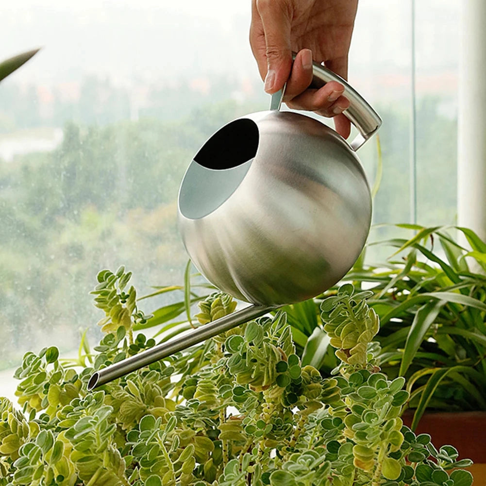 LUNA PLANT WATERING CAN